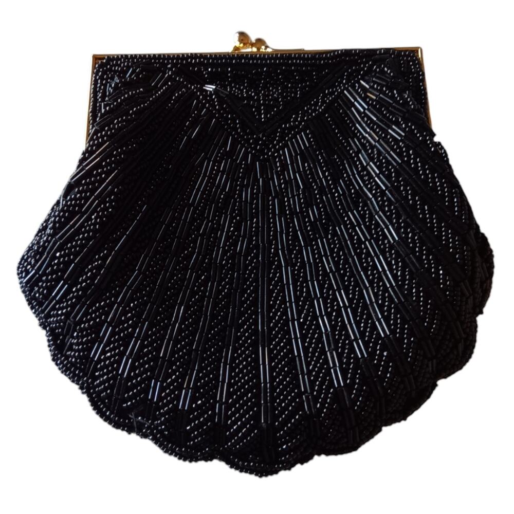 Vintage Fully Beaded Scalloped Seashell Clutch Black